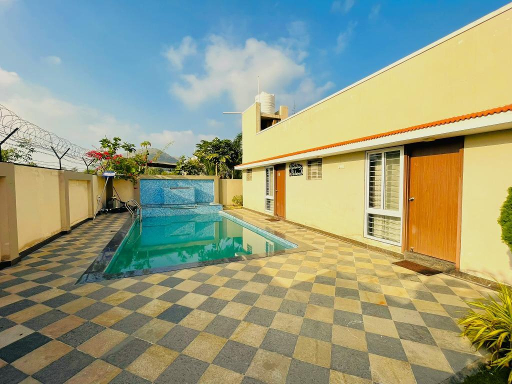2BHK Farmstay with Hill Views, Udaipur x Solis Nature