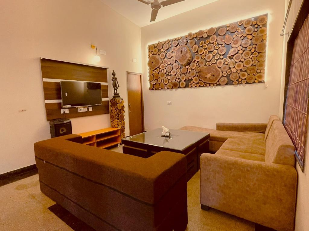 2BHK Farmstay with Hill Views, Udaipur x Solis Nature