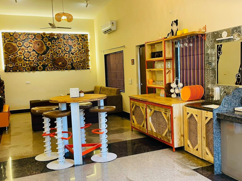 2BHK Farmstay with Hill Views, Udaipur x Solis Nature
