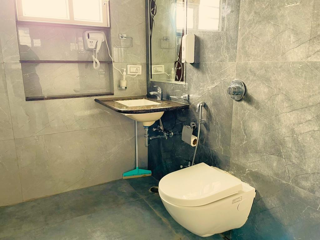 2BHK Farmstay with Hill Views, Udaipur x Solis Nature