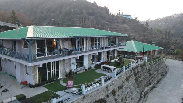 Highland Luxe Escape| 4BHK Mukteshwar x Solis Nature