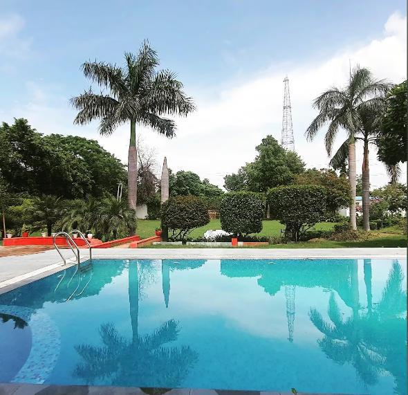 Cozy Farm Stay In Manesar x Solis Nature