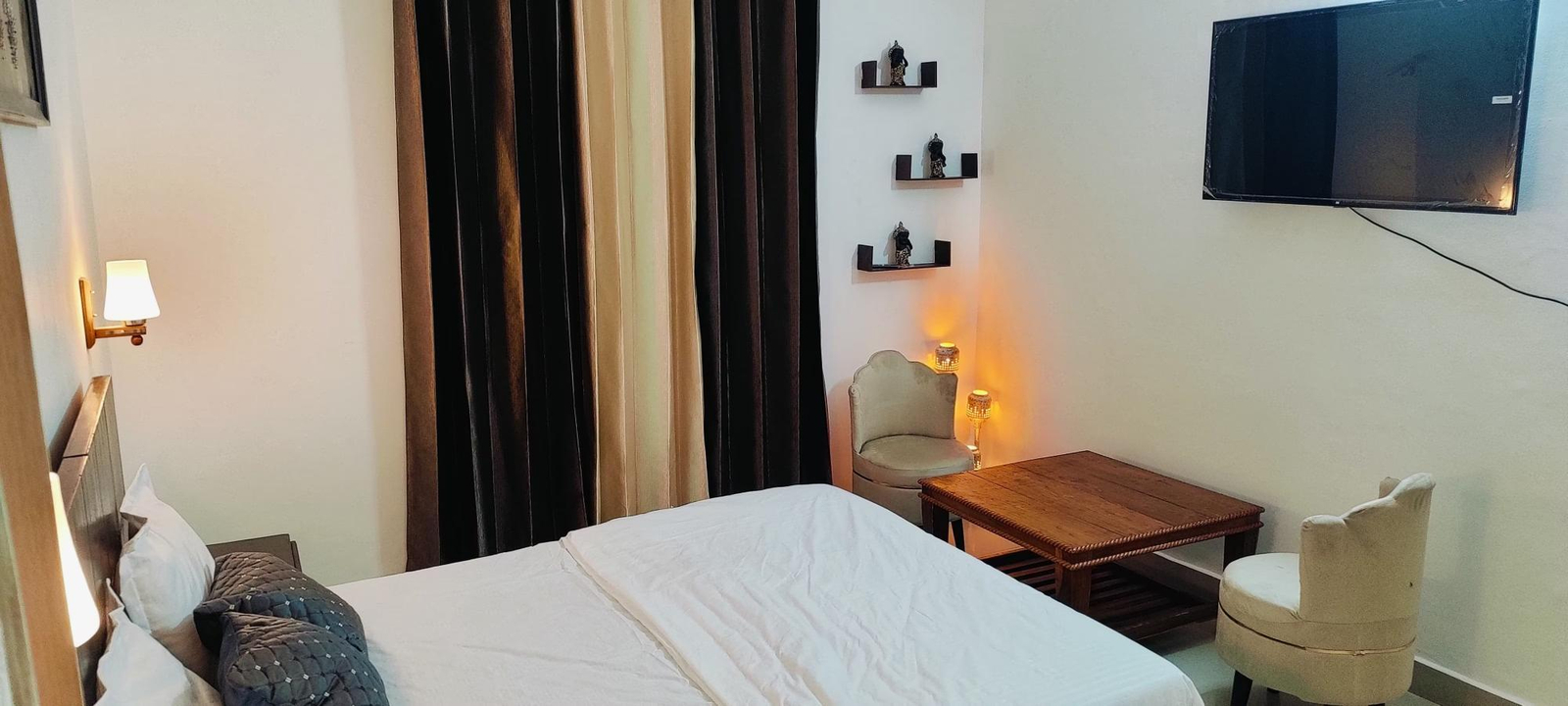 Cozy Farm Stay In Manesar x Solis Nature