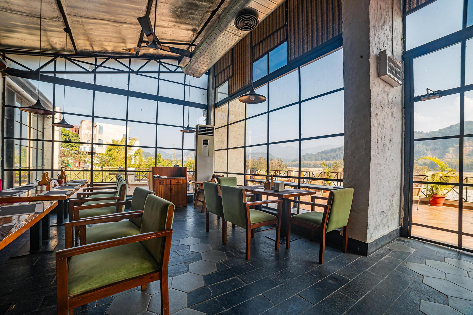 Maharani  Executive Room, Jim Corbett x Solis Nature