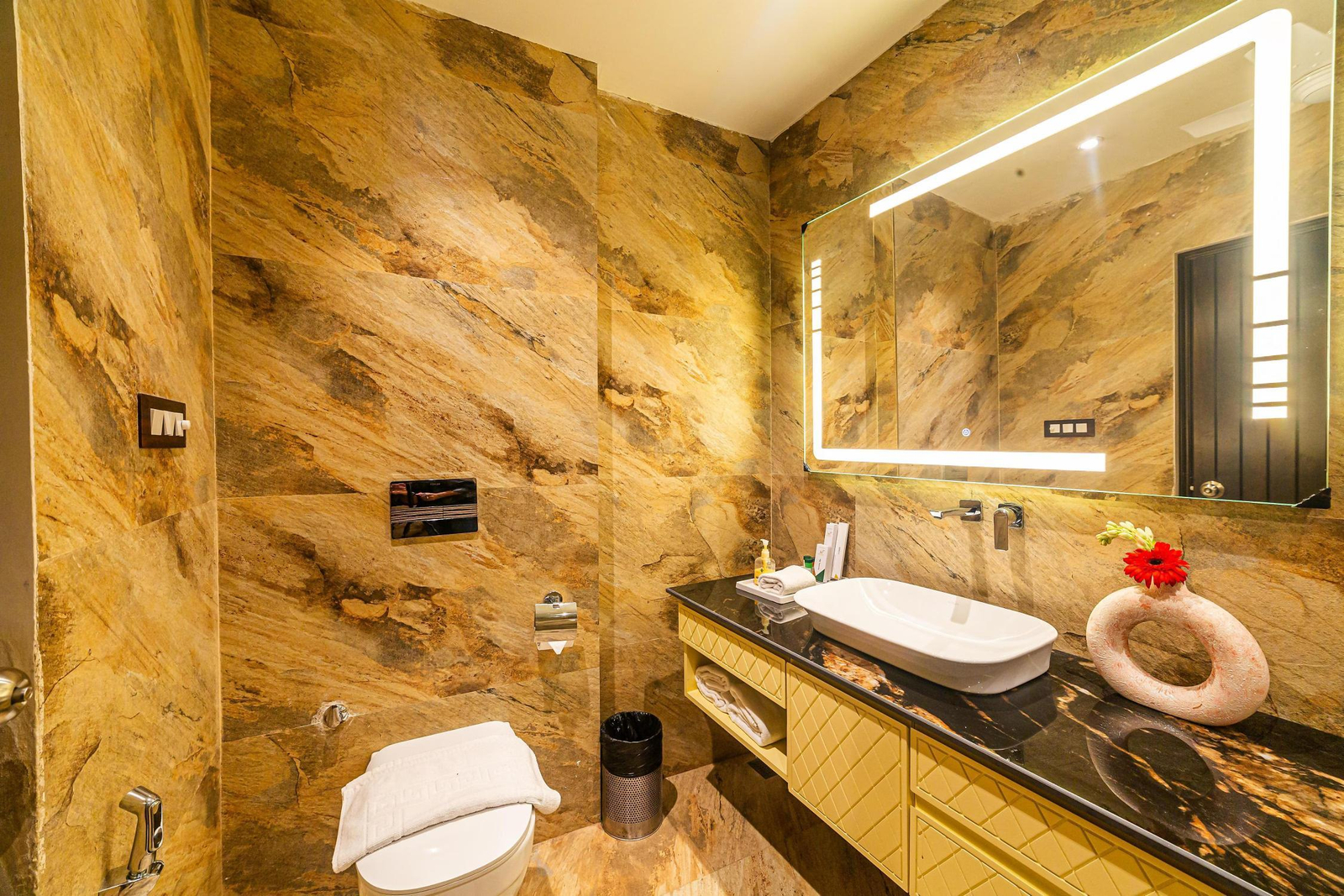 Maharani  Executive Room, Jim Corbett x Solis Nature