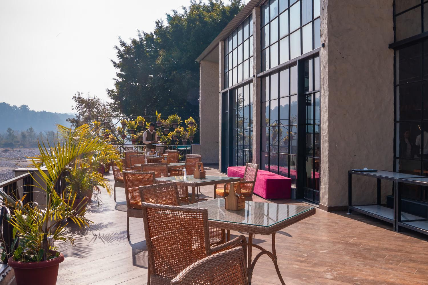 Maharani Executive Room with Jacuzzi x Solis Nature