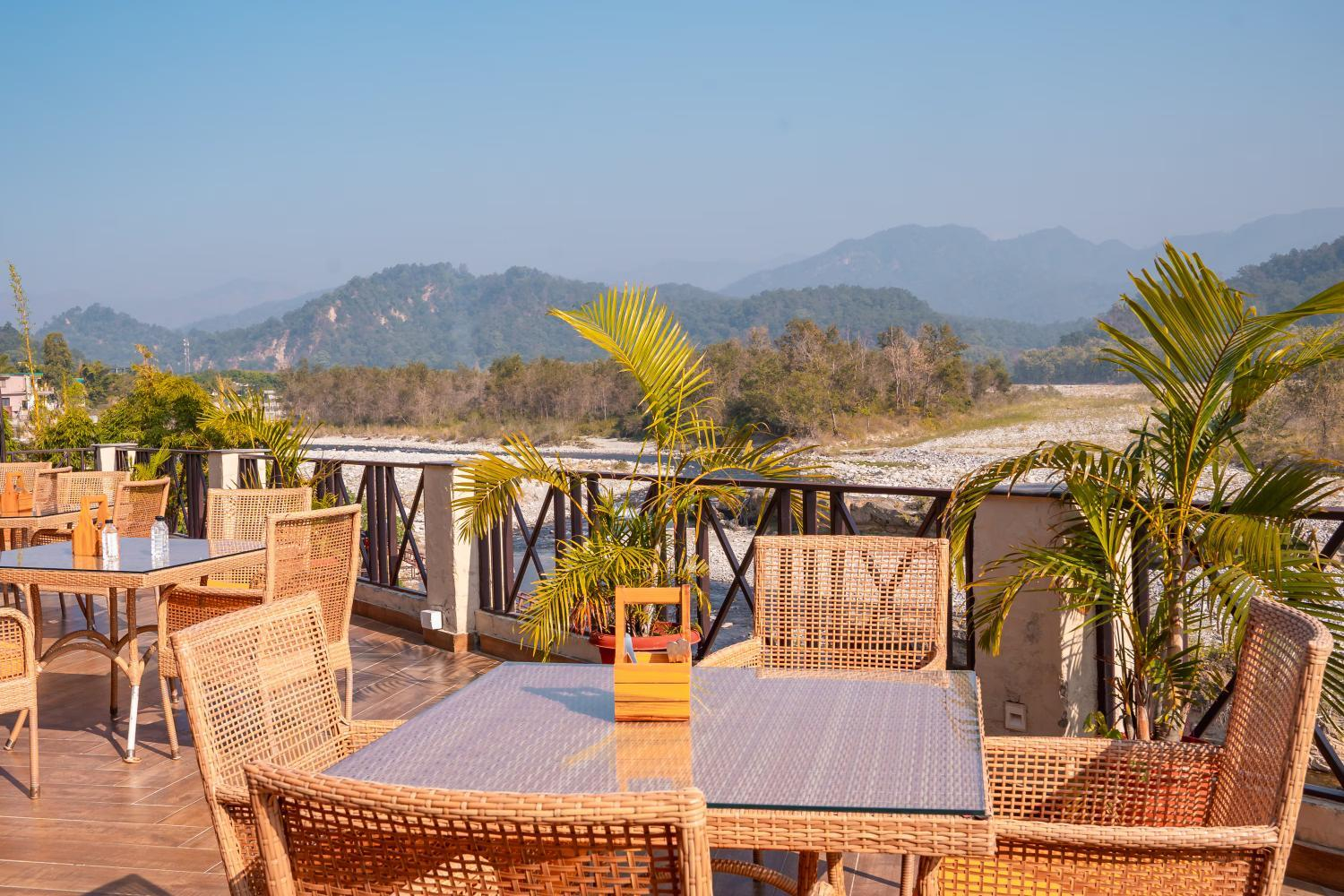 Maharani Executive Room with Jacuzzi x Solis Nature