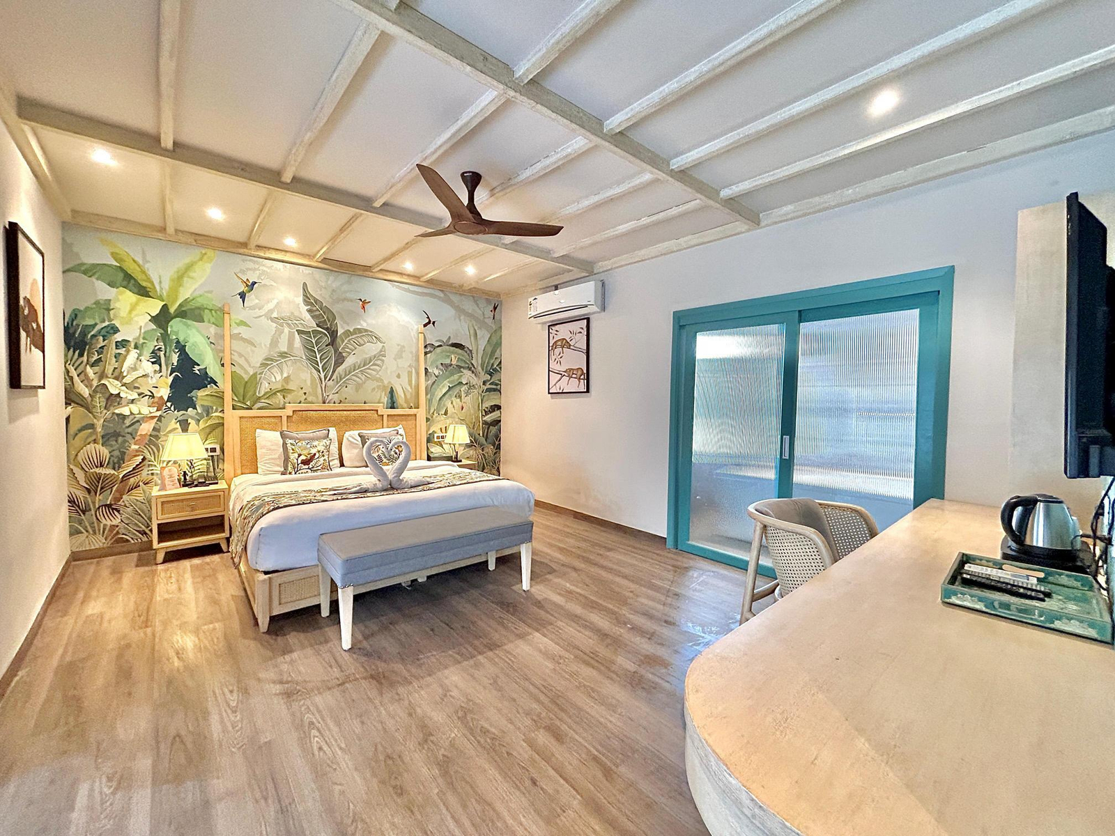 Maharani Executive Room with Jacuzzi x Solis Nature