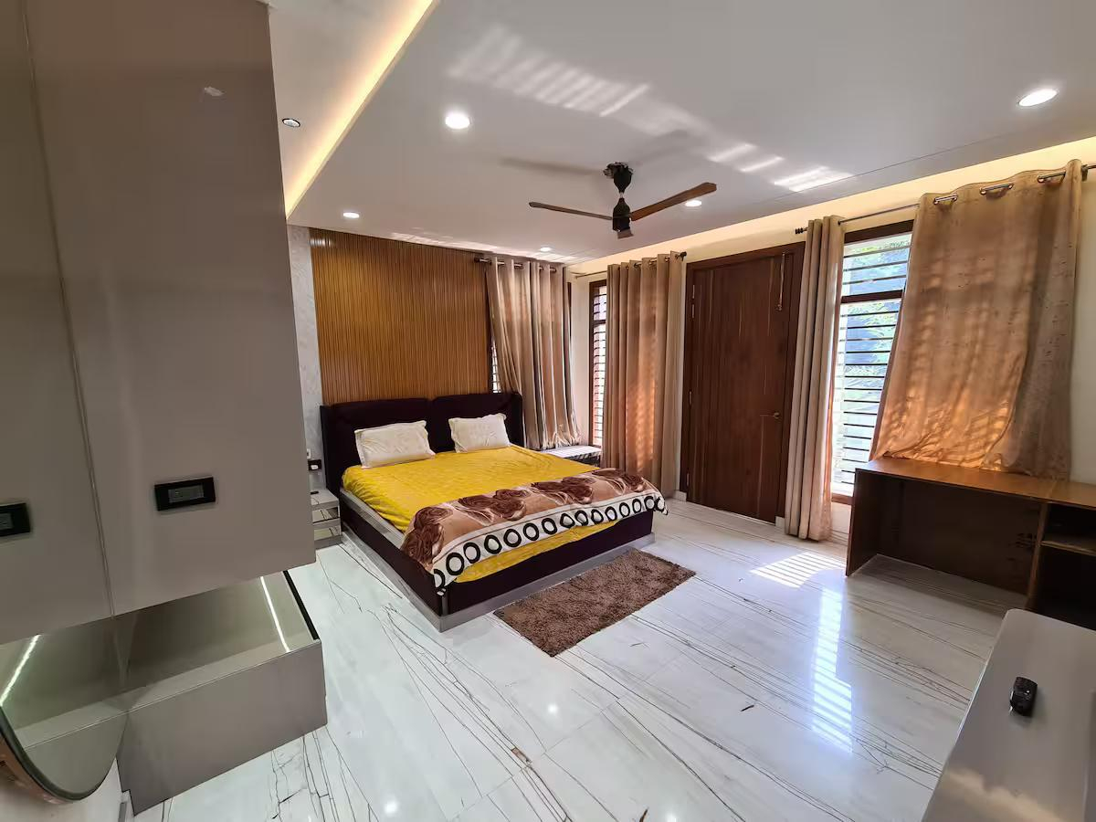 The Royal Haveli, Agra x Solis Nature