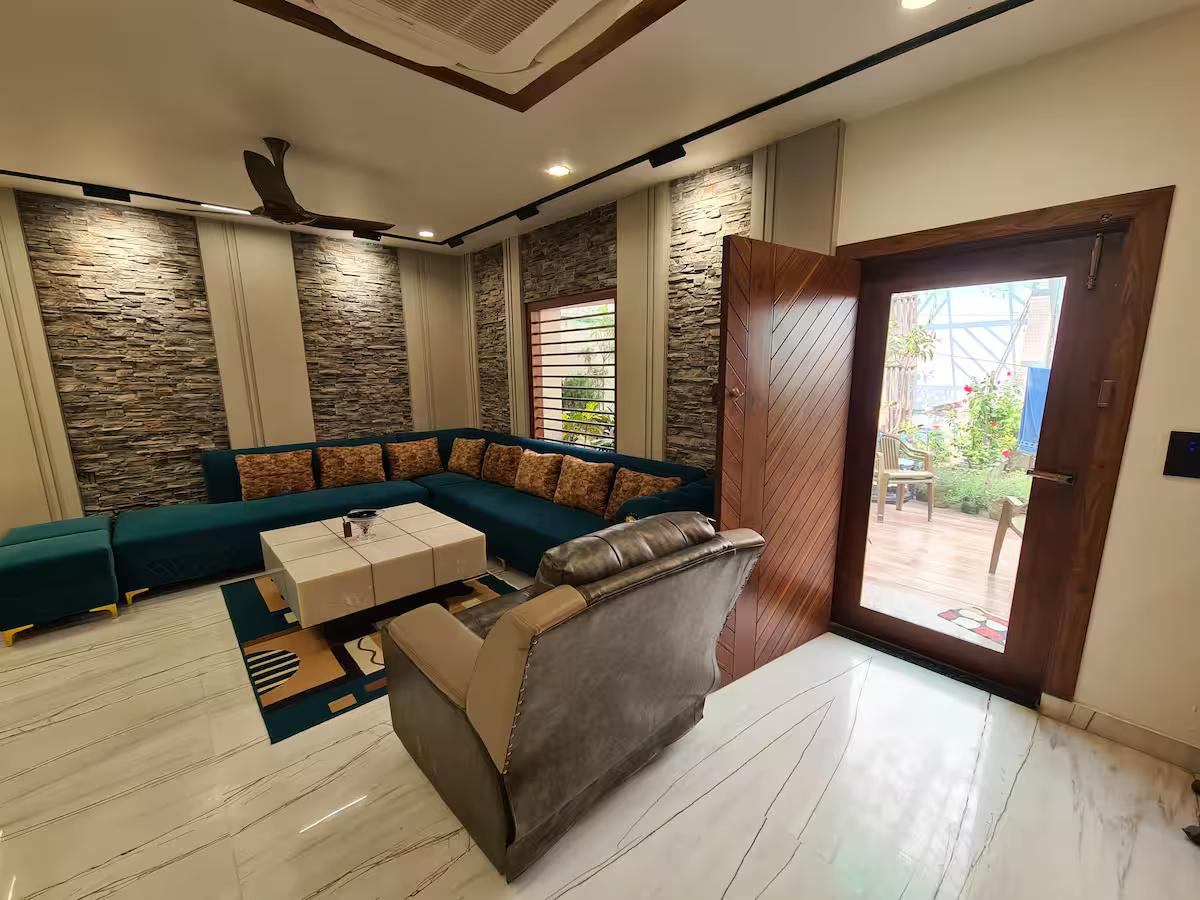 The Royal Haveli, Agra x Solis Nature