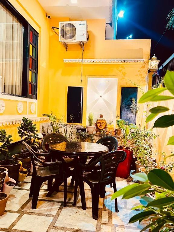 shiv Haveli Stay, Agra x Solis Nature