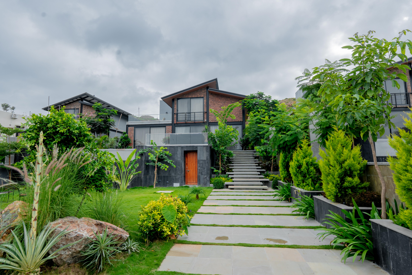 Luxury lake Side Villa In Udaipur x Solis Nature