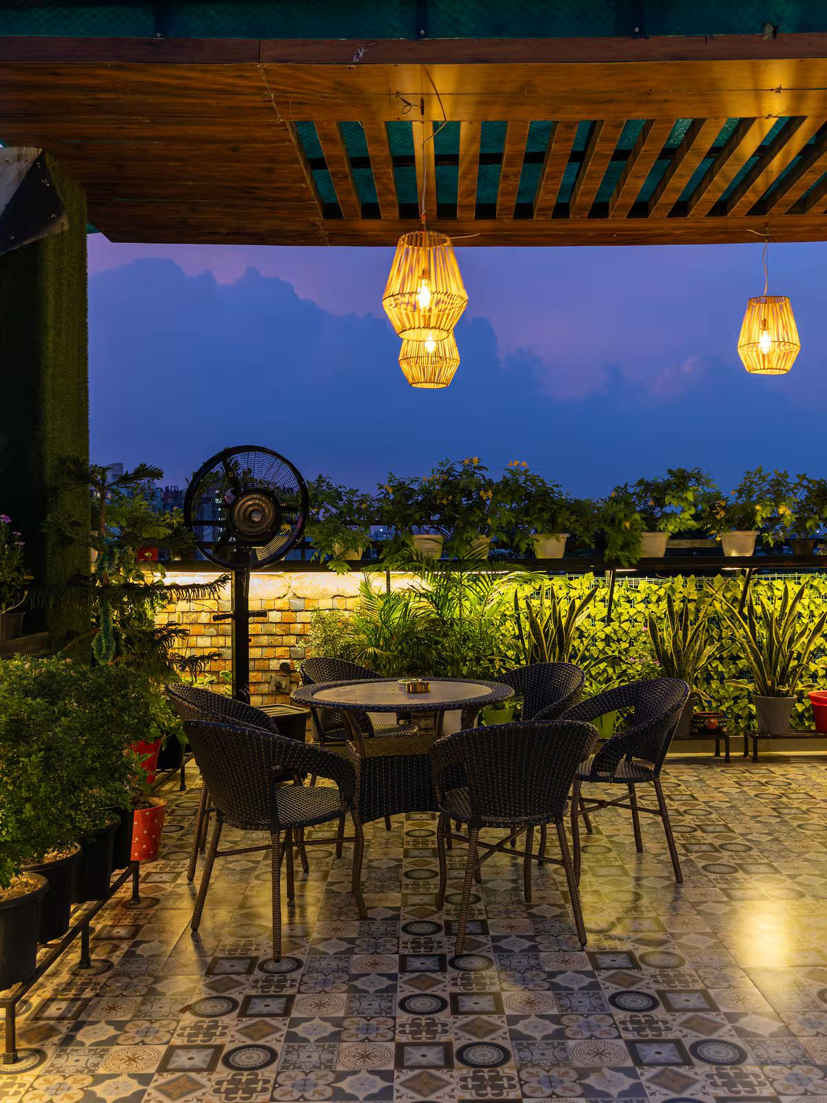 Luxury Room With Jacuzzi In Gurugram x Solis Nature
