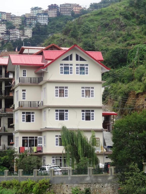 SAI COTTAGE SHIMLA x Solis Nature