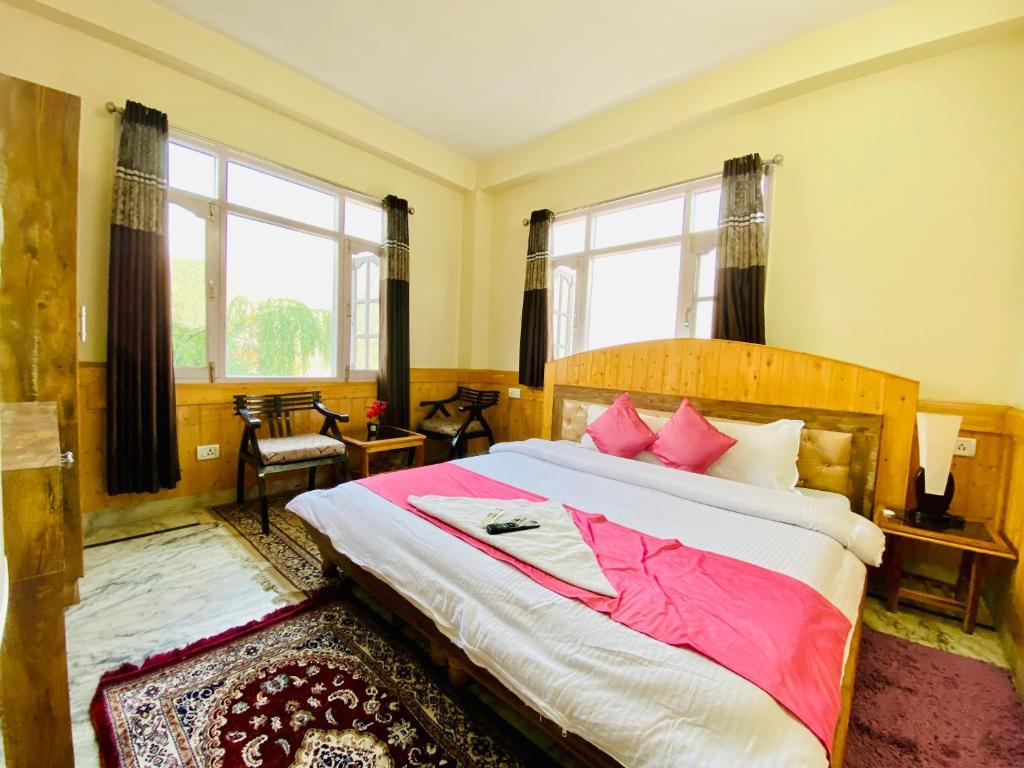 SAI COTTAGE SHIMLA x Solis Nature