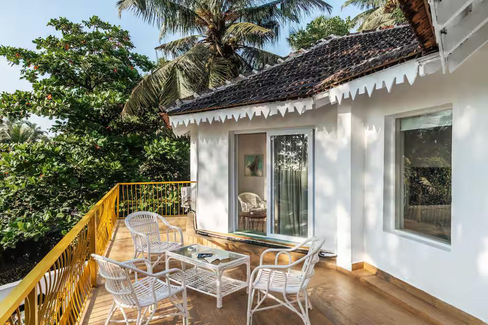 Authentic Villa on Morjim Beach x Solis Nature