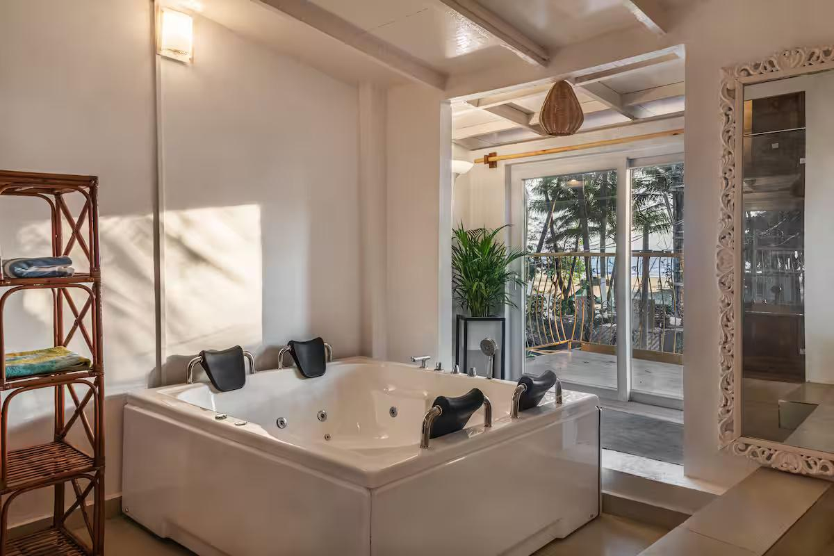 Authentic Villa on Morjim Beach x Solis Nature