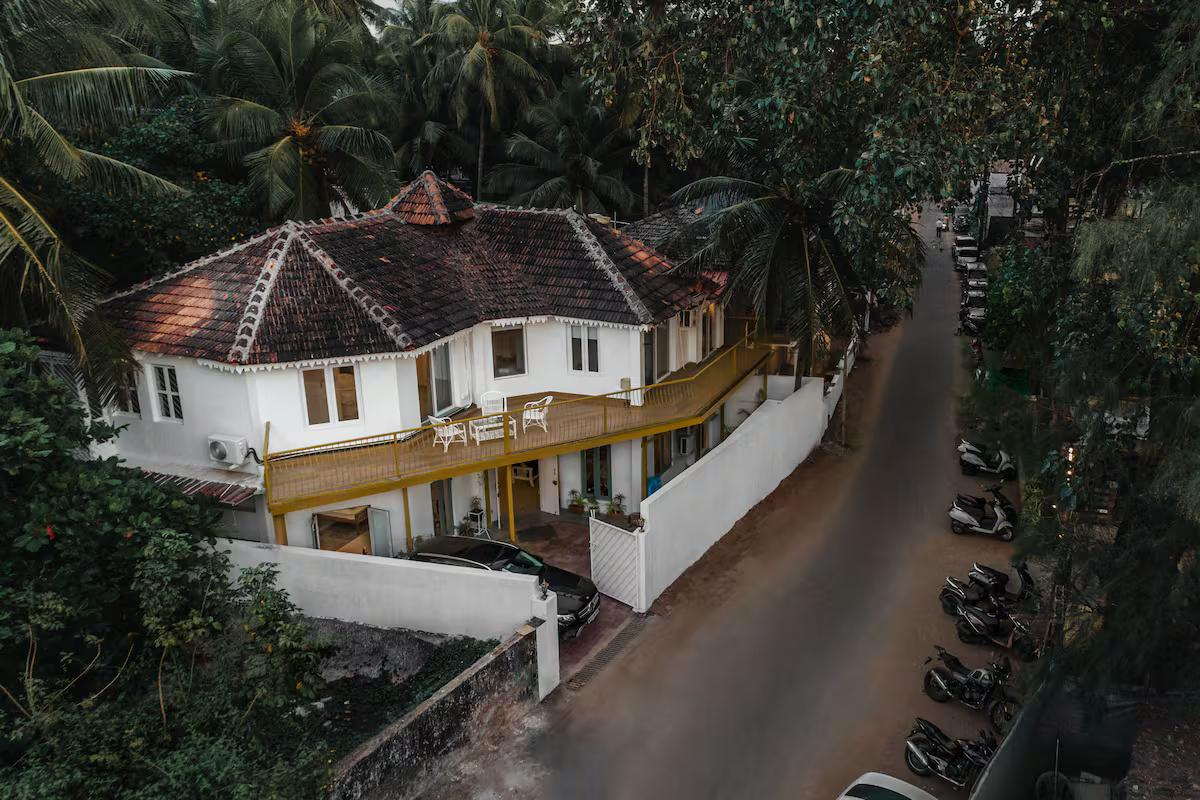 Authentic Villa on Morjim Beach x Solis Nature