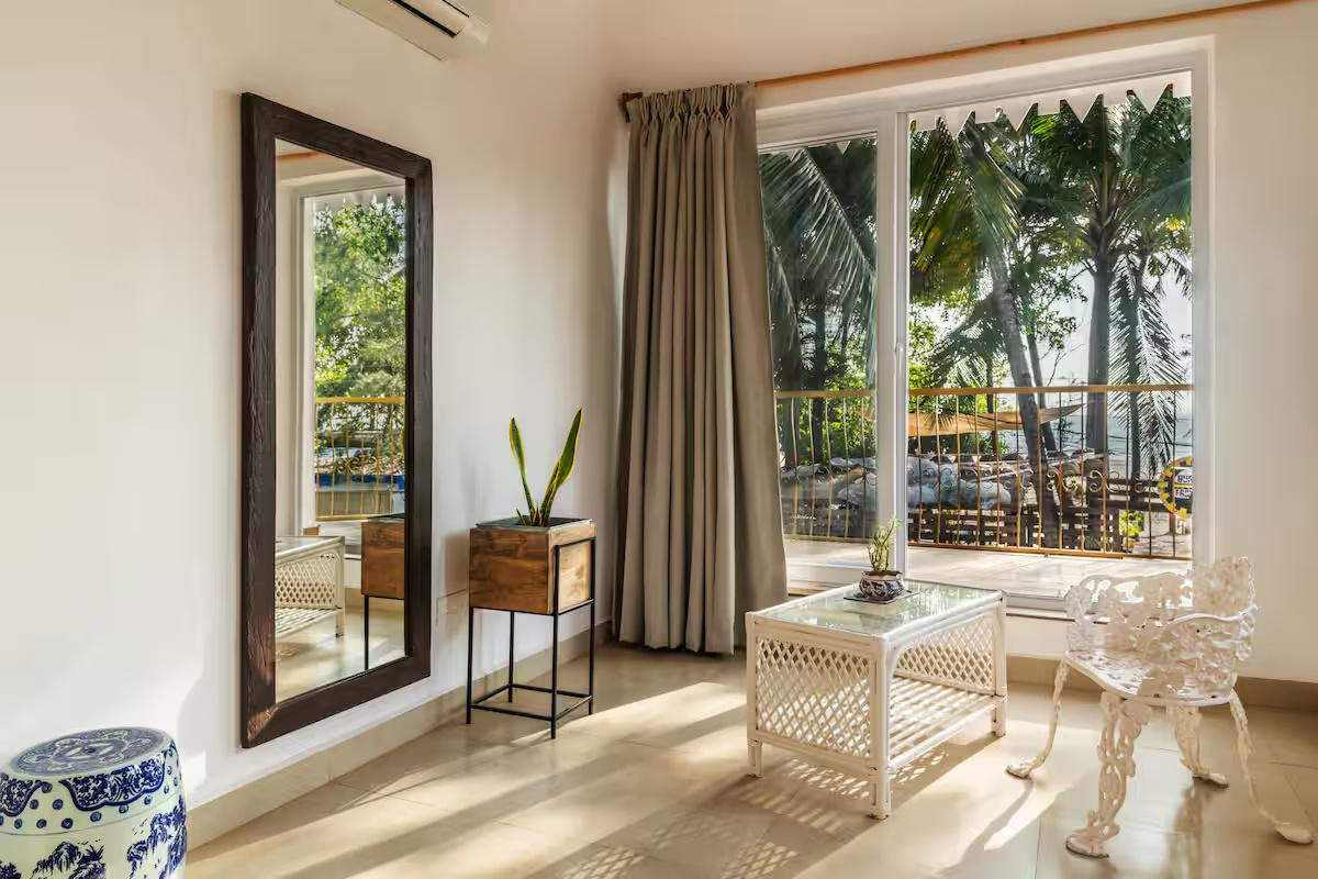 Authentic Villa on Morjim Beach x Solis Nature