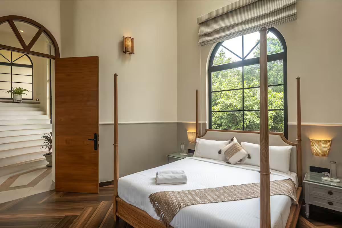 Luxury Edgewater Villa x Solis Nature