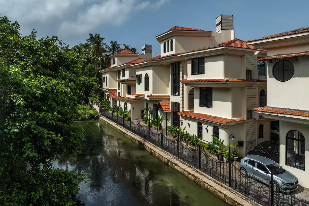 Luxury Edgewater Villa x Solis Nature