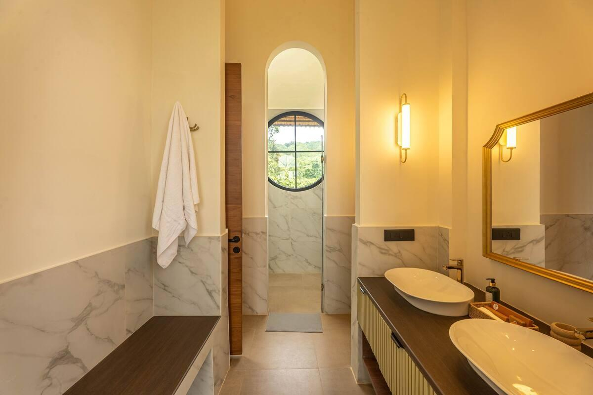 Luxury Edgewater Villa x Solis Nature