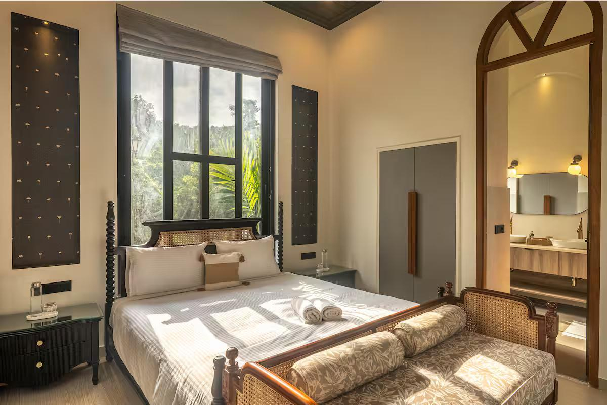 Luxury Edgewater Villa x Solis Nature