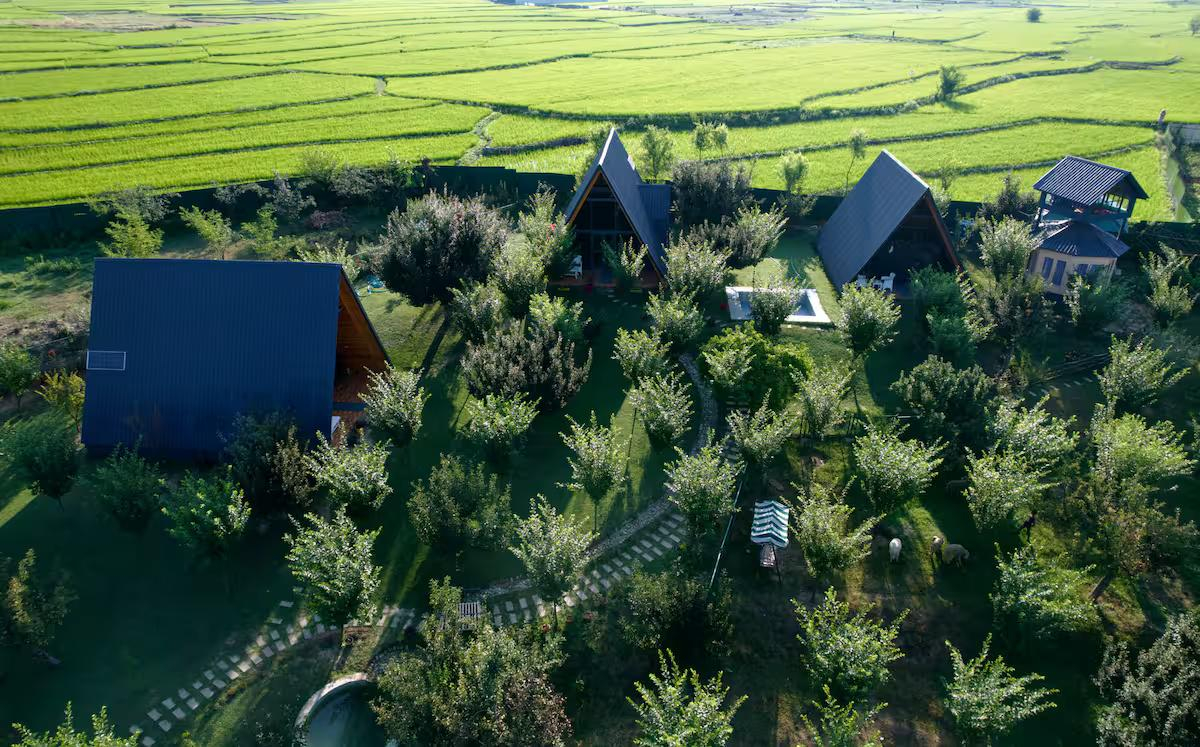 Cottage In Srinagar x Solis Nature