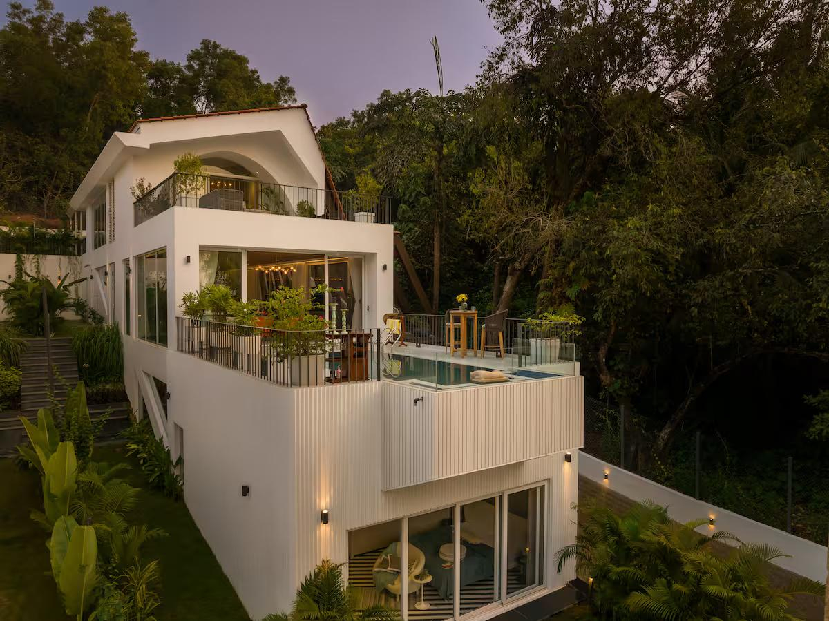 Lux 4BHK Villa w/ Infinity Pool x Solis Nature Lux 4BHK Villa w/ Infinity Pool x Solis Nature
