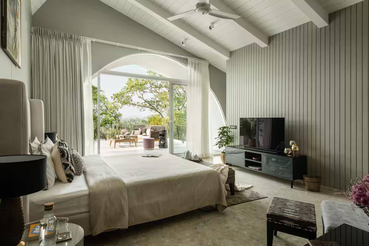 Lux 4BHK Villa w/ Infinity Pool x Solis Nature Lux 4BHK Villa w/ Infinity Pool x Solis Nature
