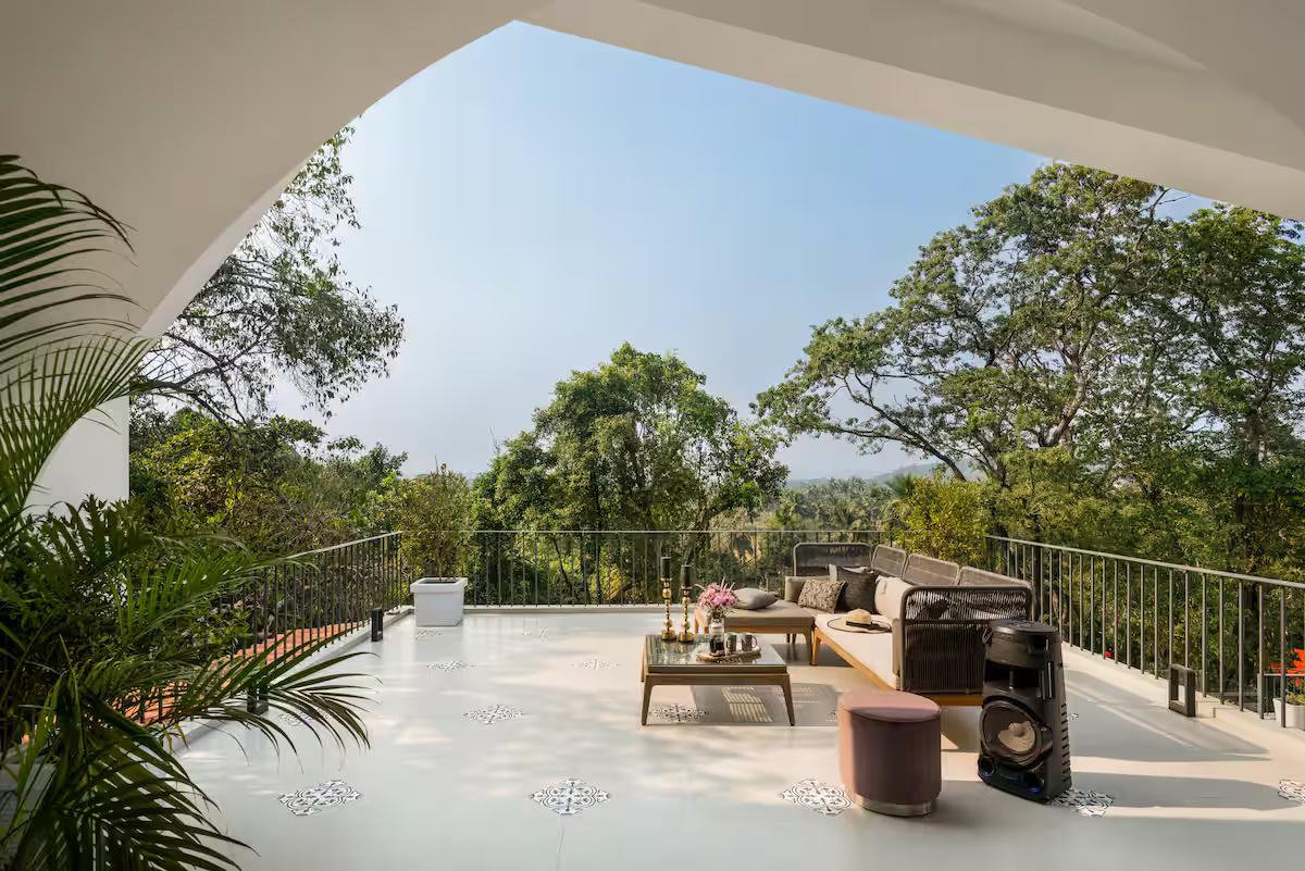 Lux 4BHK Villa w/ Infinity Pool x Solis Nature Lux 4BHK Villa w/ Infinity Pool x Solis Nature