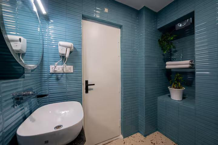 Stylish 3BHK Apart | Walk to Taj Mahal | 1500SQFT x Solis Nature Stylish 3BHK Apart | Walk to Taj Mahal | 1500SQFT x Solis Nature