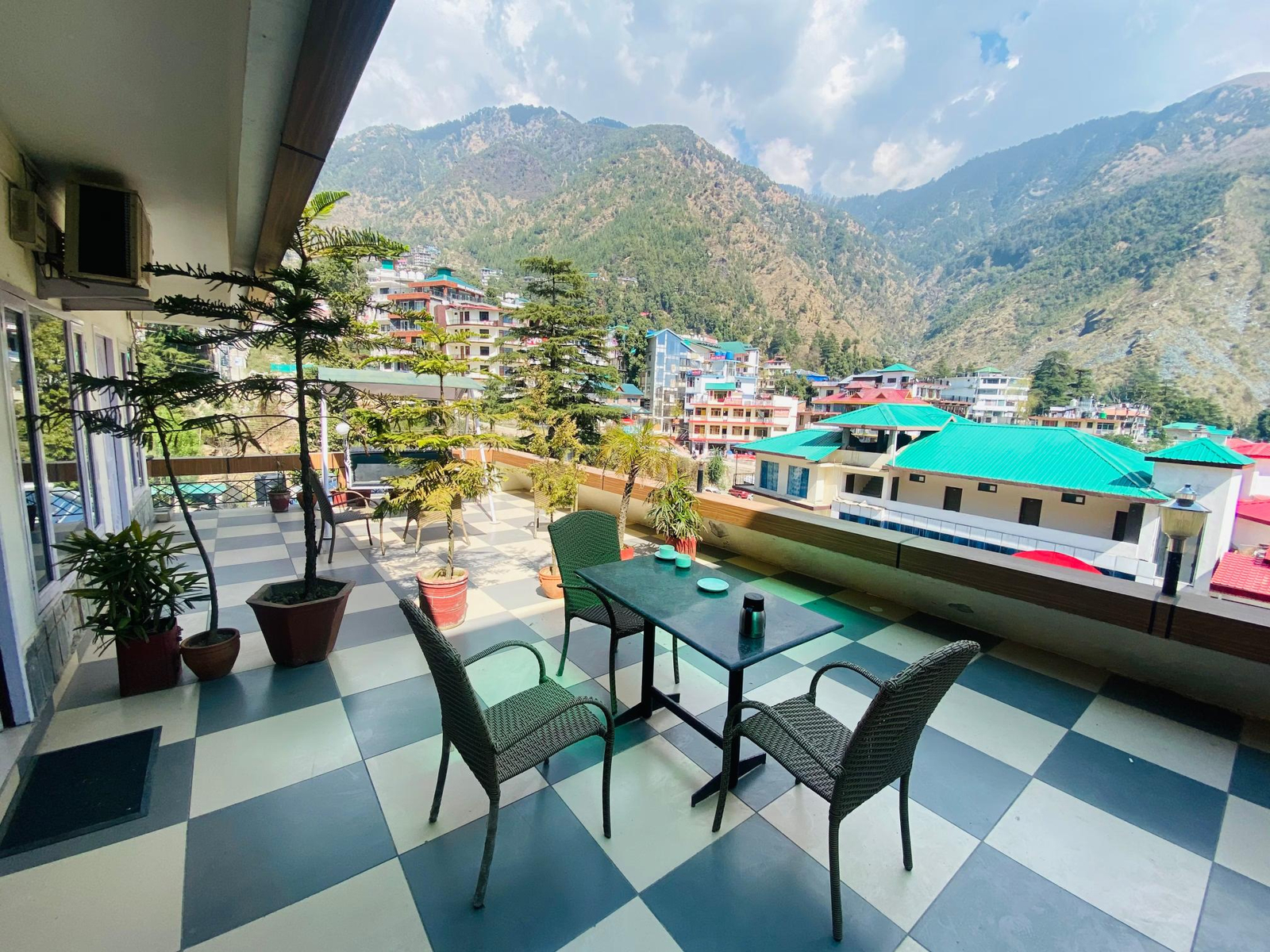 DLS Spring Valley Resort and Spa x Solis Nature