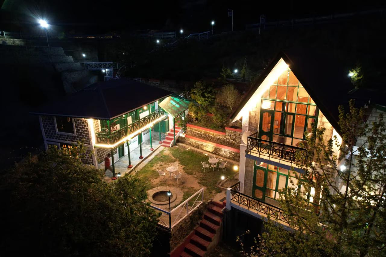 Crossroads Narkanda Cottages x Solis Nature