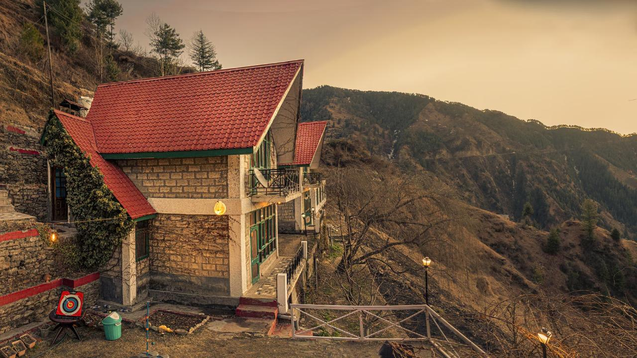 Crossroads Narkanda Cottages x Solis Nature