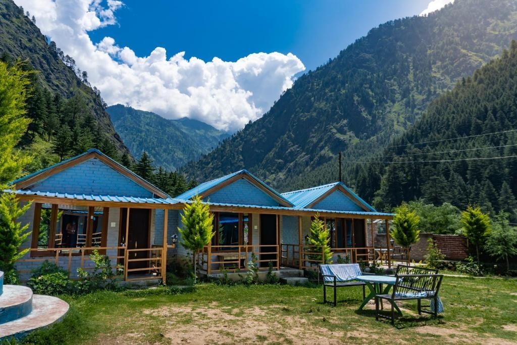 Lee Garden Himalayan Wooden Cottages x Solis Nature