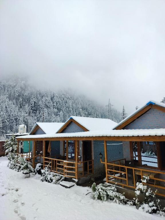 Lee Garden Himalayan Wooden Cottages x Solis Nature