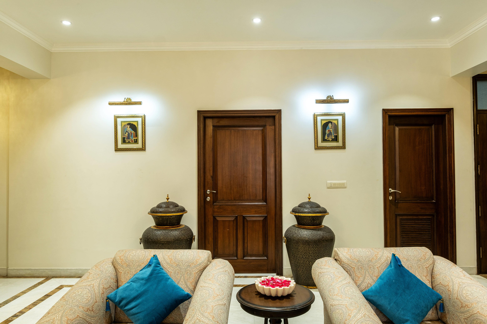 Palm 34 Jaipur x Solis Nature