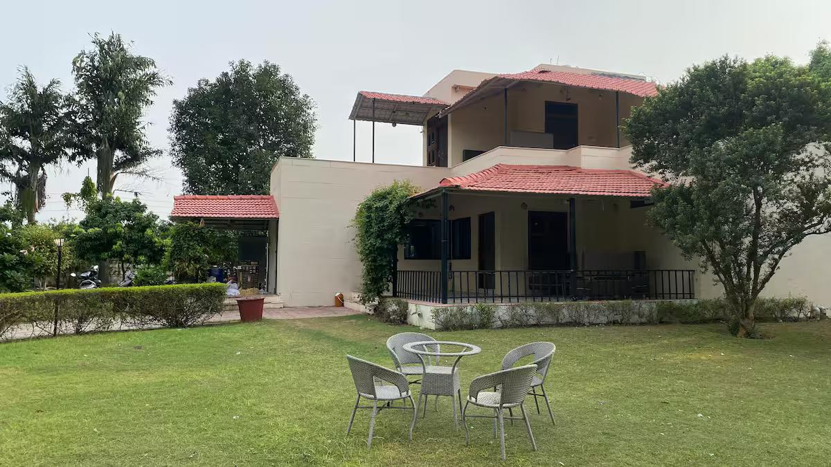 3BHK Villa with Pool x Solis Nature
