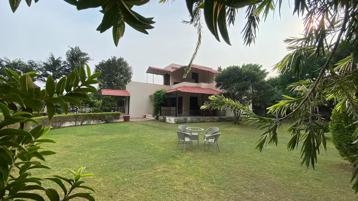3BHK Villa with Pool x Solis Nature