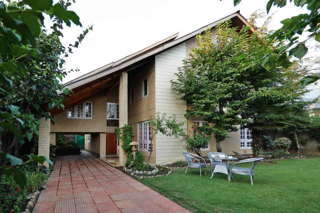 The Firs villa x Solis Nature