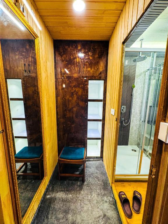 Peacock Houseboat 2 Bedroom x Solis Nature Peacock Houseboat 2 Bedroom x Solis Nature