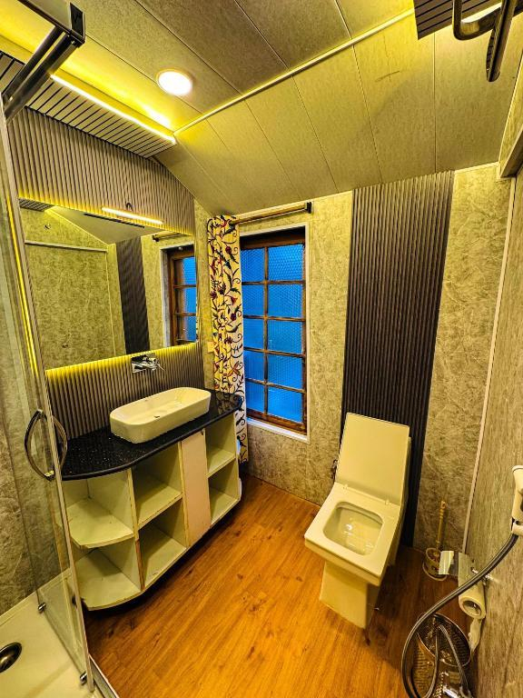 Peacock Houseboat 3 Bedroom x Solis Nature Peacock Houseboat 3 Bedroom x Solis Nature