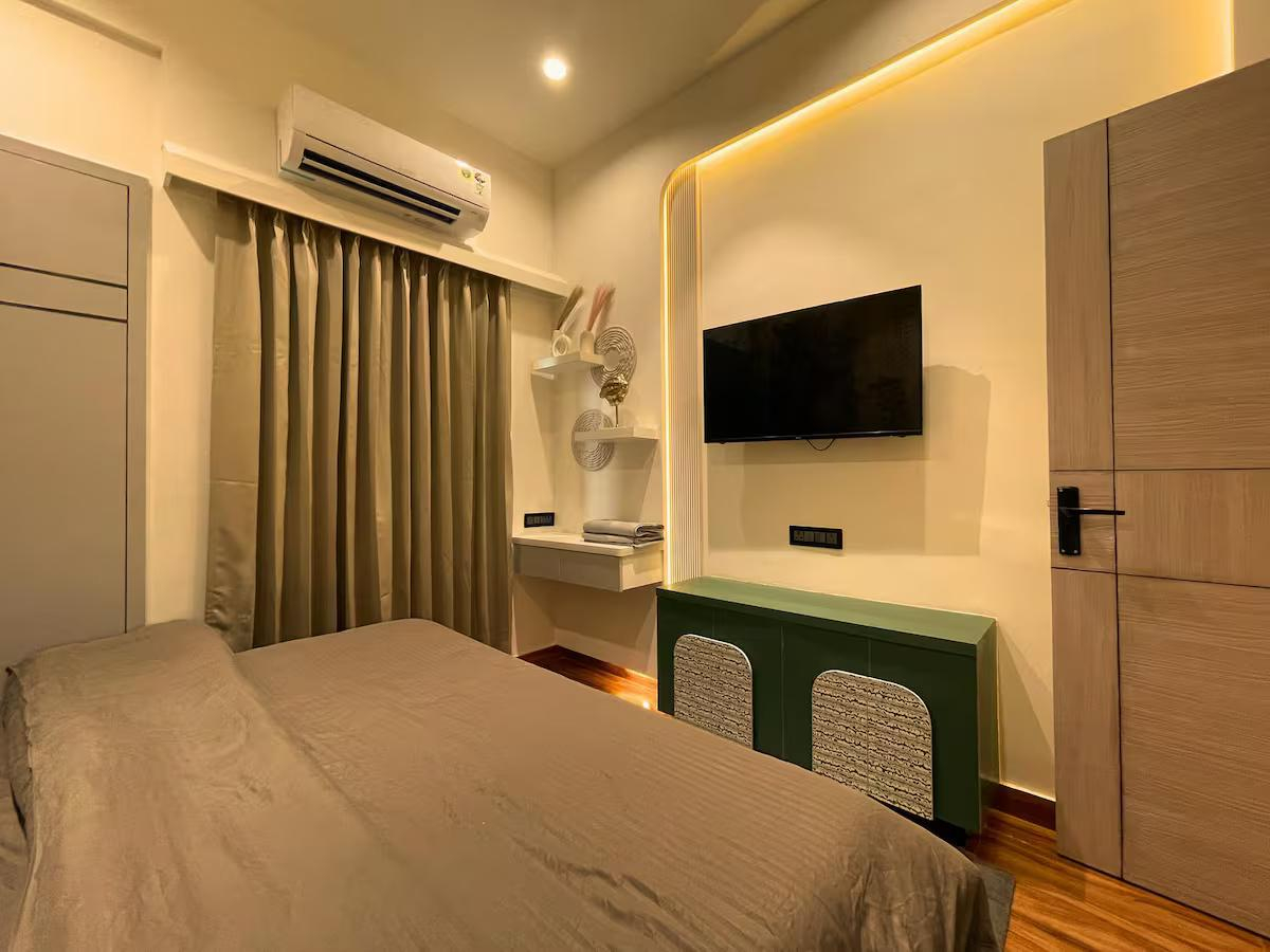 Raahat By Mulberry Homestays | 30th Floor x Solis Nature