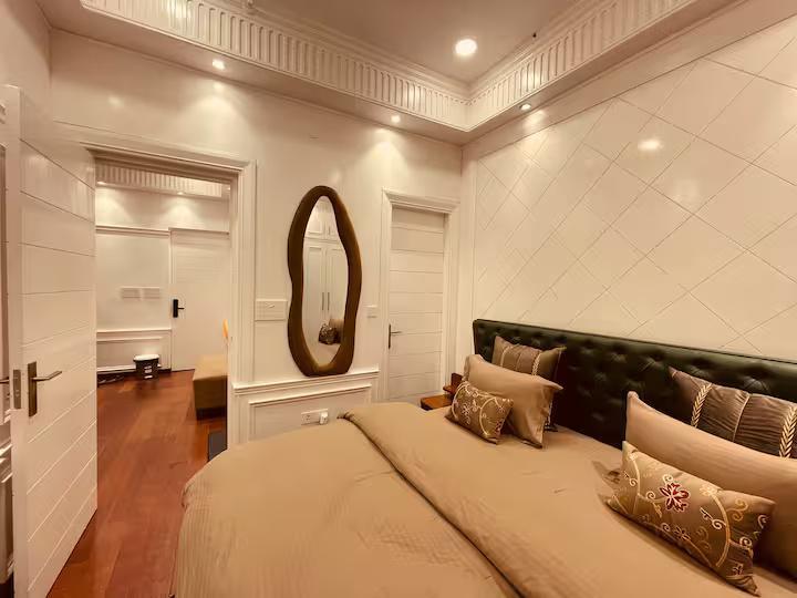 Mannat  | Pure Luxury Stay with Jaccuzi | x Solis Nature