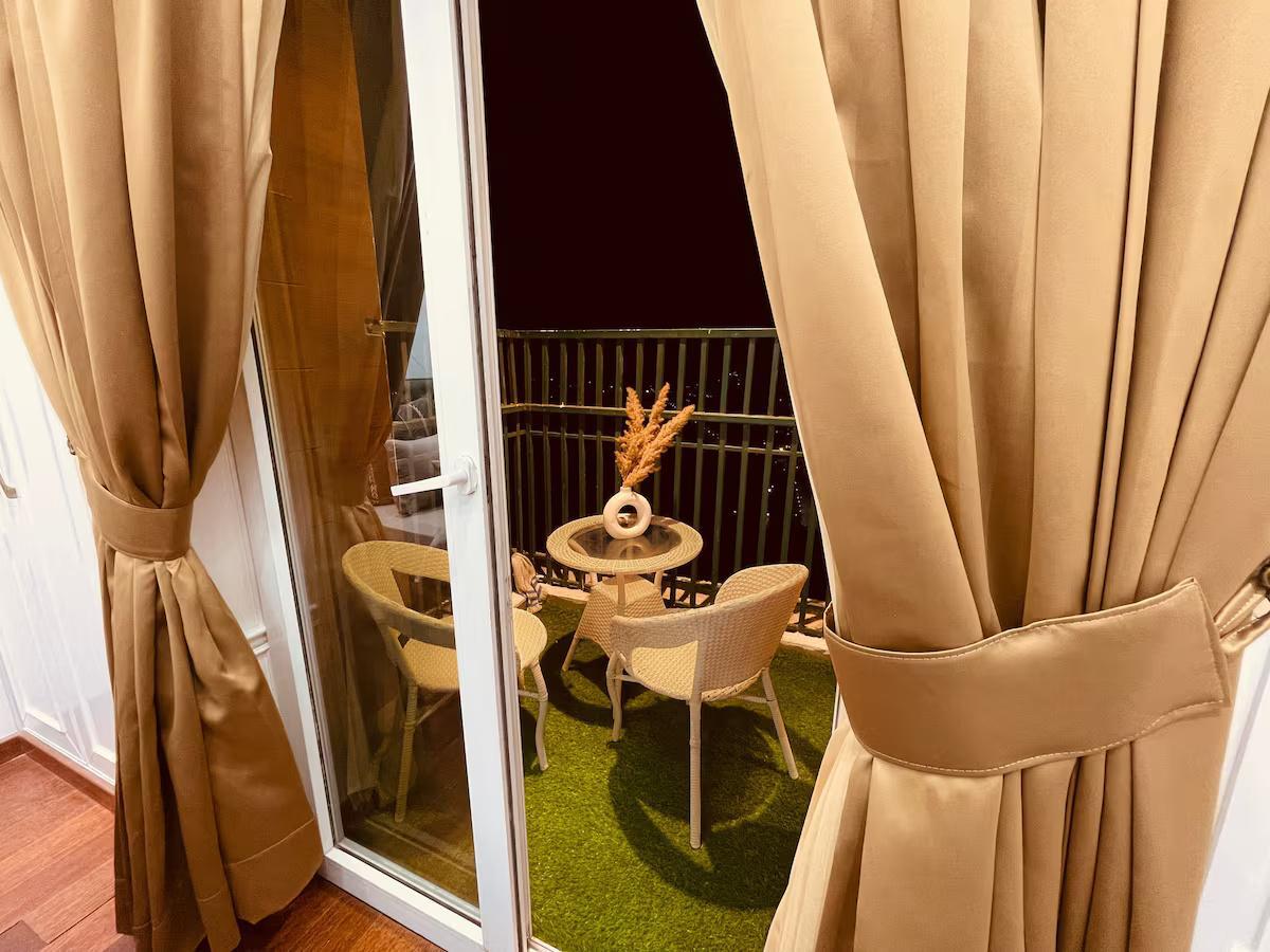 Mannat  | Pure Luxury Stay with Jaccuzi | x Solis Nature