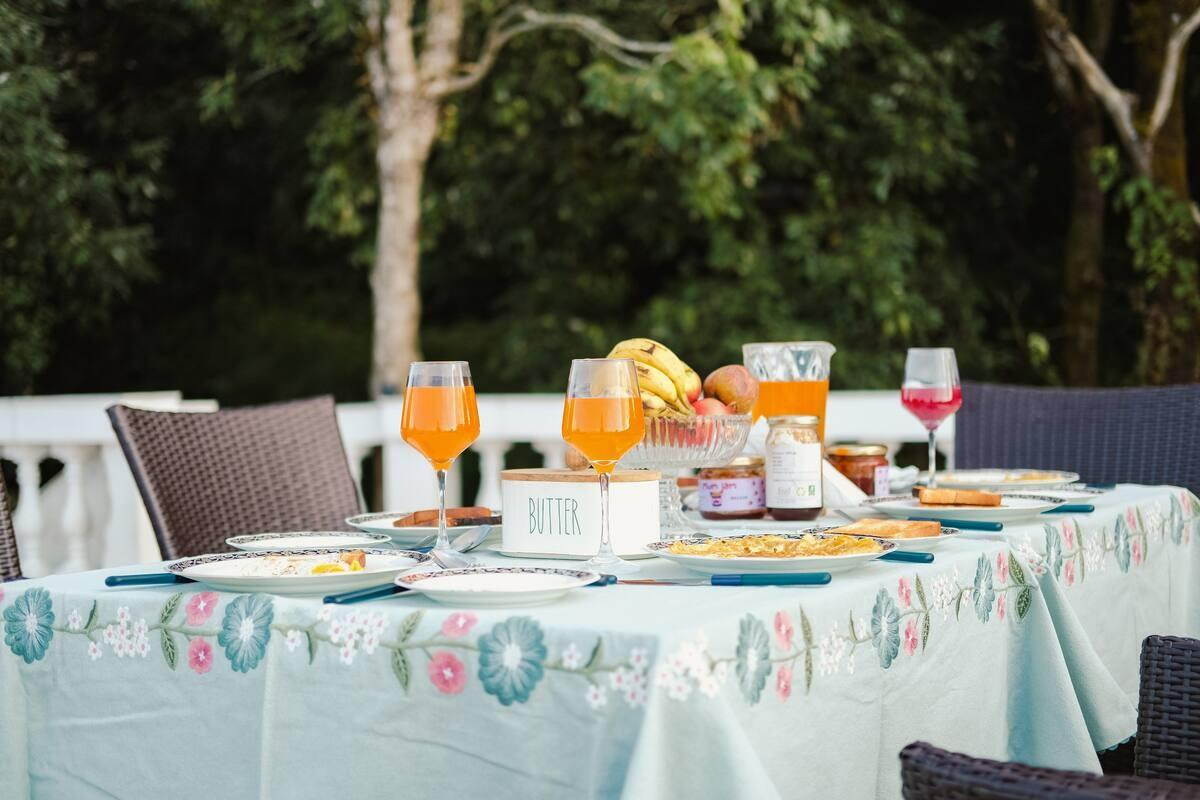 The Pink Magnolia Cottage x Solis Nature