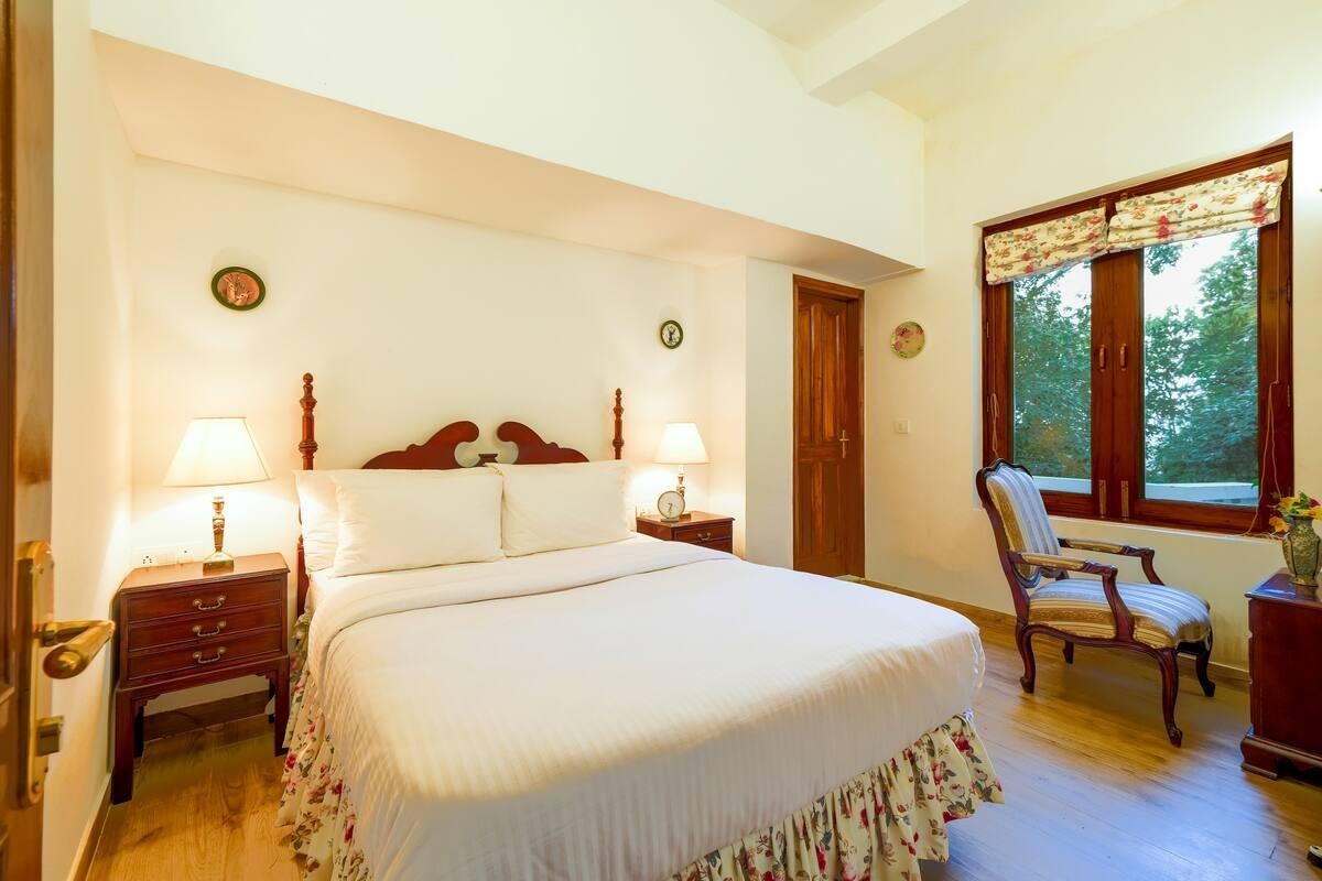 The Pink Magnolia Cottage x Solis Nature