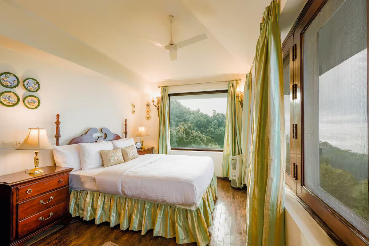 The Pink Magnolia Cottage x Solis Nature