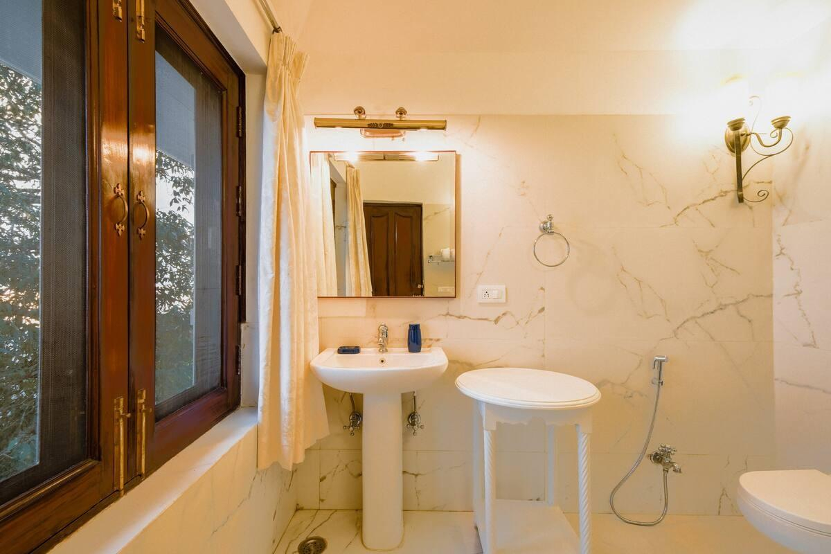 The Pink Magnolia Cottage x Solis Nature